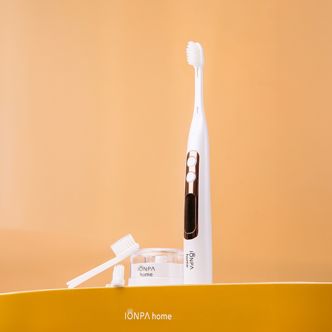 Chyntia O'Brien Electric Tootbrush Series - Image 3